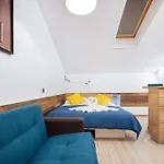 Pomerio East アパート リエカ